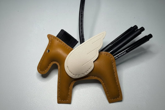 Norel Charm Caballo Alado