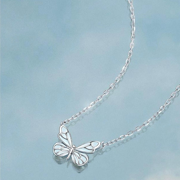 Collar Mariposa Azul Luminosa