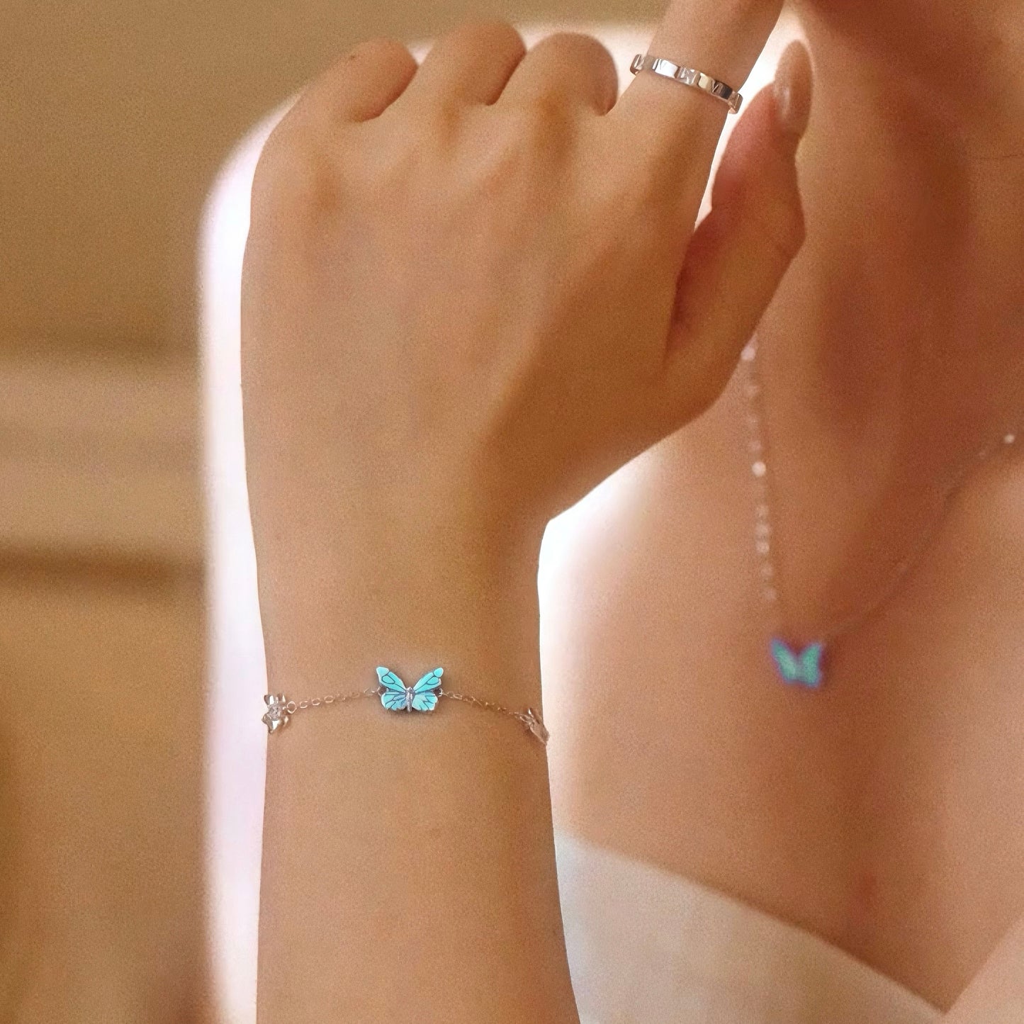 Collar Mariposa Azul Luminosa