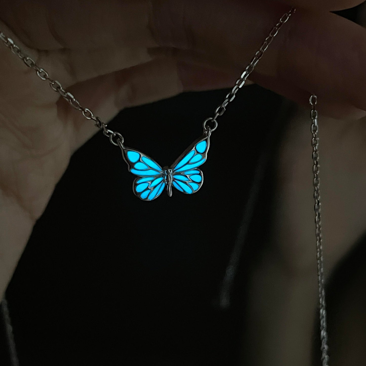 Collar Mariposa Azul Luminosa