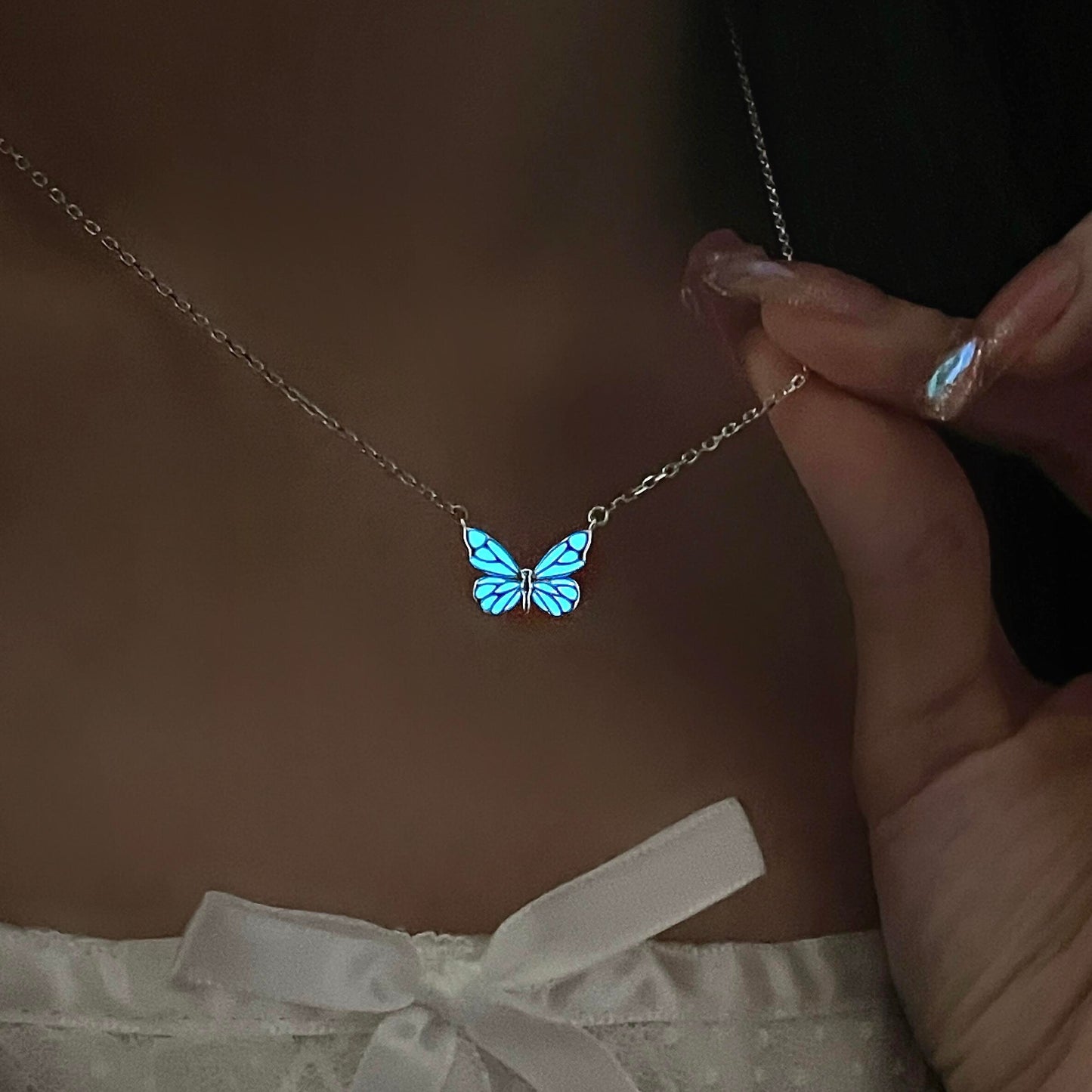 Collar Mariposa Azul Luminosa